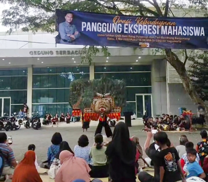 Panggung ekspresi mahasiswa ISI