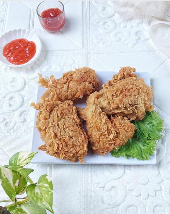 Ilustrasi ayam krispi yang bisa dijadikan rekomendasi makan siang Anda, sumber Instagram @ummu_hudzaifah_najwa