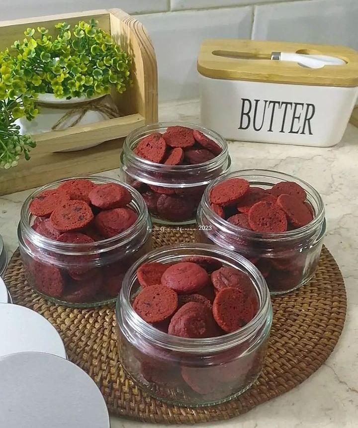 Red Velvet Cookied Melted Chocolate, Resep mudah kue kering untuk hari raya. Sumber gambar: instagram @resepkuemudah